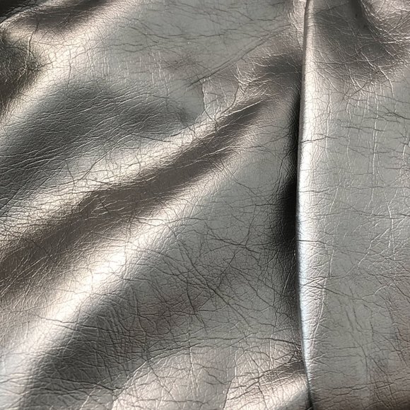 ⭐️HOST PICK⭐️ Garage Silver Metallic Handheld Purse Bag Clutch - Picture 5 of 9